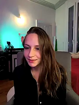 Snapshot of emma4xxx chatting on December 28, 8:25 pm emma4xxx online show from December 28, 8:25 pm