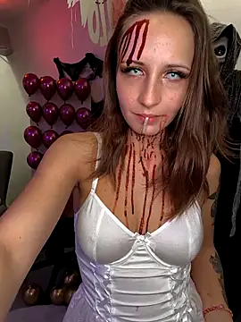 Snapshot of emma4xxx chatting on October 31, 8:32 pm emma4xxx online show from October 31, 8:32 pm