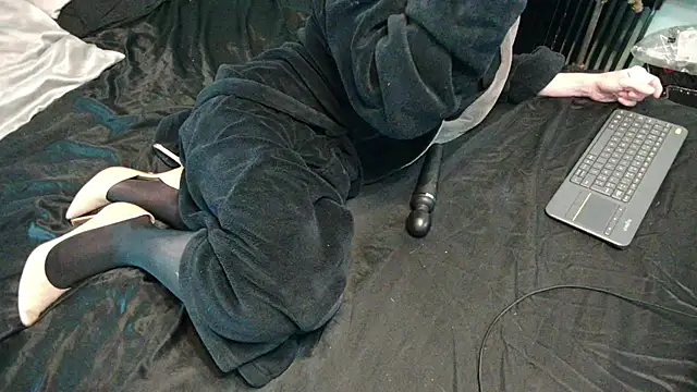 Prxscillia Tx online show from October 31, 4:41 pm