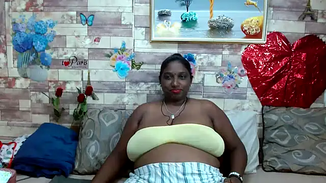 Snapshot of Indian_tracy chatting on February 4, 10:43 am Indian tracy online show from February 4, 10:43 am