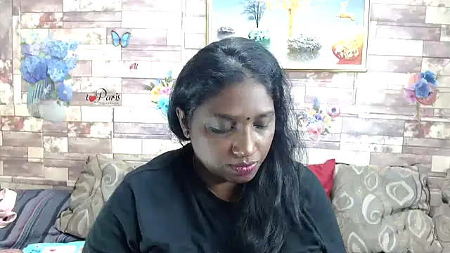 Snapshot of Indian_tracy chatting on November 15, 10:01 am Indian tracy online show from November 15, 10:01 am