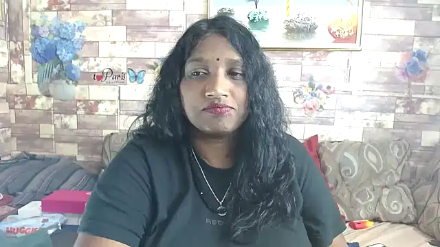 Snapshot of Indian_tracy chatting on December 15, 9:35 am Indian tracy online show from December 15, 9:35 am