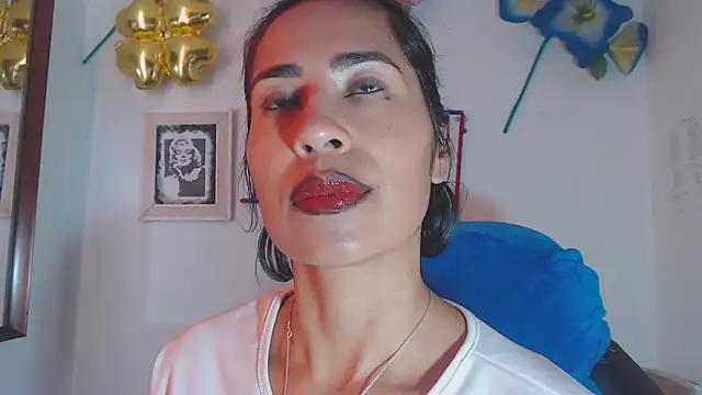 fantasty nylon online show from February 4, 3:15 pm