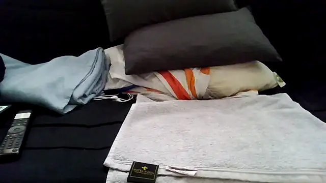 Snapshot of petite-Alondra chatting on March 14, 1:49 pm petite-Alondra online show from March 14, 1:49 pm