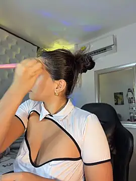 Snapshot of ZarahEvans chatting on May 14, 8:48 pm ZarahEvans online show from May 14, 8:48 pm