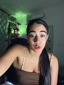 Snapshot of ZarahEvans chatting on May 23, 6:34 pm ZarahEvans online show from May 23, 6:34 pm