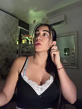 Snapshot of ZarahEvans chatting on July 28, 9:14 pm ZarahEvans online show from July 28, 9:14 pm
