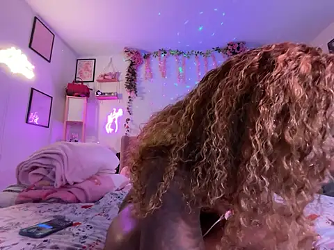 VixenCapri online show from November 22, 5:12 pm