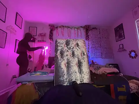 VixenCapri online show from December 2, 2:23 pm