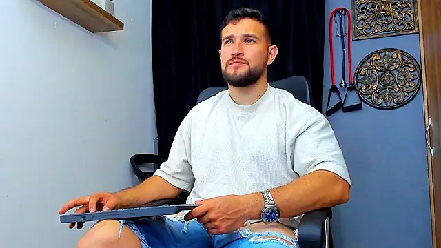 AndrewDiaz online show from February 10, 8:18 am