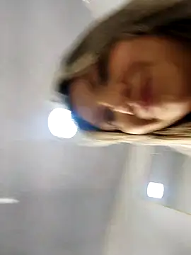 Snapshot of valeriahunter1 chatting on February 18, 10:39 pm valeriahunter1 online show from February 18, 10:39 pm