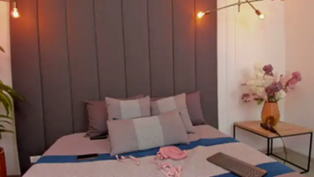 JuanaSimons online show from December 11, 11:32 pm