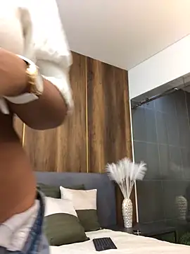 JuanaSimons online show from February 1, 7:13 pm