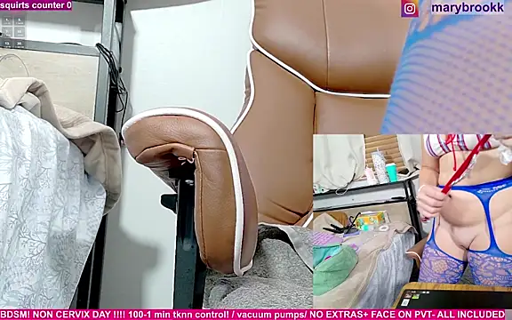 Snapshot of MaryBrook1 chatting on May 29, 1:31 pm MaryBrook1 online show from May 29, 1:31 pm