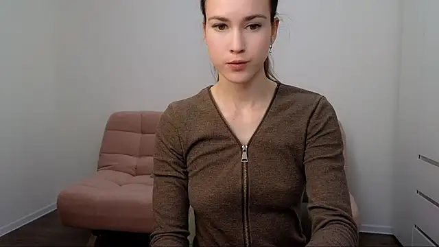Snapshot of AliciaNewell chatting on December 13, 1:33 pm AliciaNewell online show from December 13, 1:33 pm