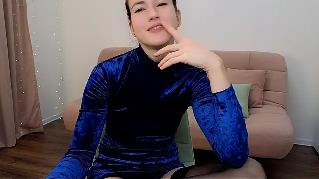 Snapshot of AliciaNewell chatting on December 29, 12:01 pm AliciaNewell online show from December 29, 12:01 pm