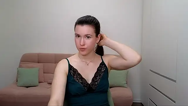 Snapshot of AliciaNewell chatting on March 13, 8:11 pm AliciaNewell online show from March 13, 8:11 pm