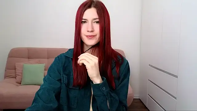 Snapshot of AliciaNewell chatting on September 22, 8:49 am AliciaNewell online show from September 22, 8:49 am