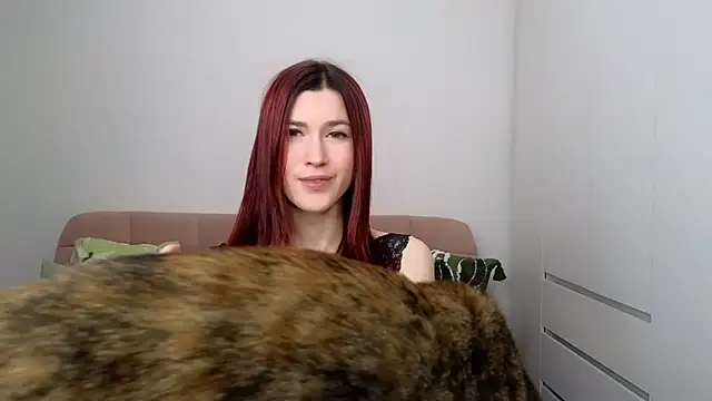 Snapshot of AliciaNewell chatting on October 9, 4:21 am AliciaNewell online show from October 9, 4:21 am