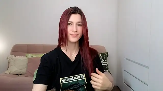Snapshot of AliciaNewell chatting on October 11, 10:36 am AliciaNewell online show from October 11, 10:36 am