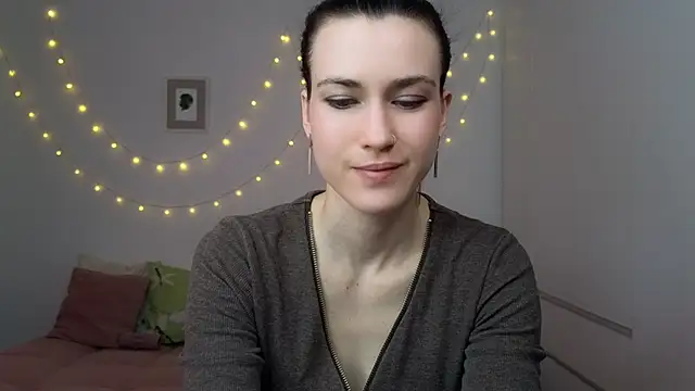 AliciaNewell online show from June 6, 3:39 pm