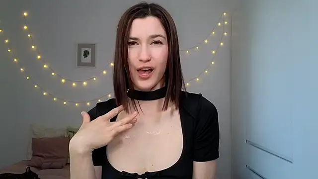AliciaNewell online show from June 8, 12:05 pm