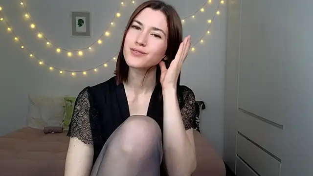 AliciaNewell online show from June 9, 7:25 pm