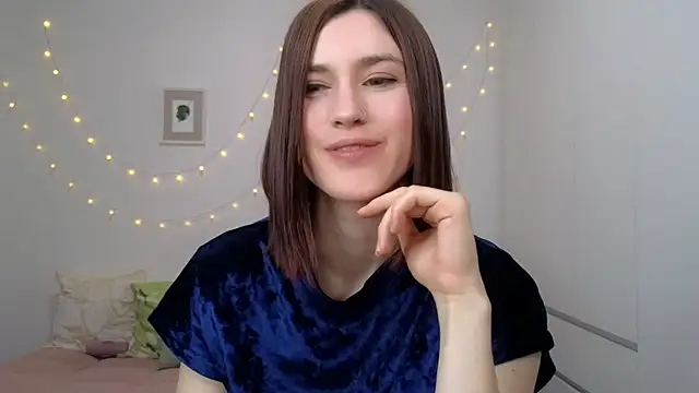 AliciaNewell online show from June 13, 4:43 am