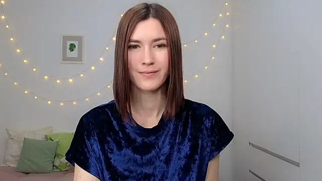 AliciaNewell online show from June 15, 5:20 am