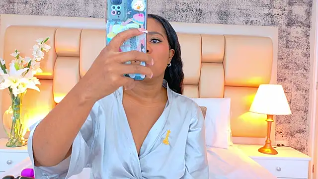 AlisonTravis online show from November 4, 8:19 pm