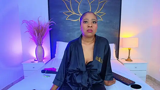 AlisonTravis online show from June 20, 3:53 am