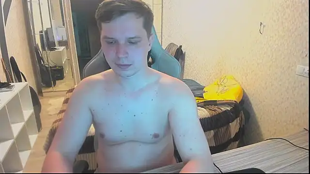 Snapshot of Evan_Boomer chatting on June 1, 3:58 pm Evan Boomer online show from June 1, 3:58 pm