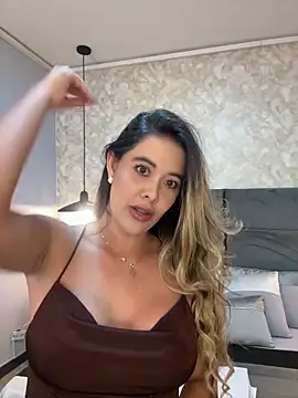 Emilia Bakerr online show from February 26, 6:40 pm