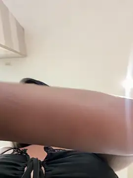 Emilia Bakerr online show from March 5, 7:32 pm