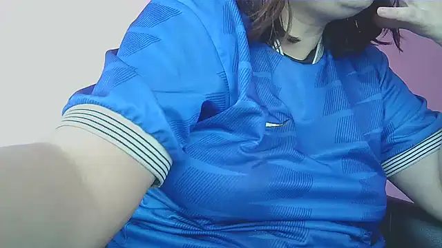 Snapshot of Lucinka1 chatting on December 2, 1:02 pm Lucinka1 online show from December 2, 1:02 pm