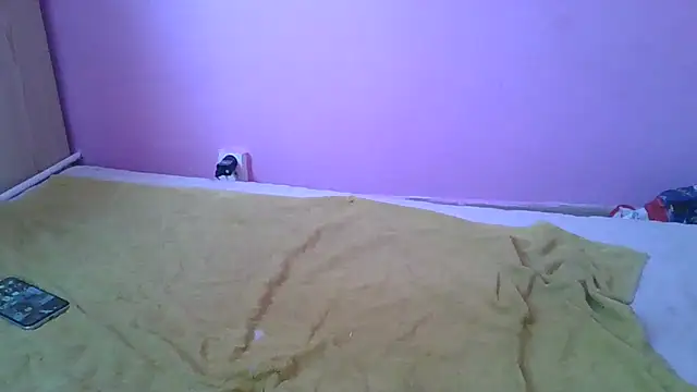 Snapshot of Lucinka1 chatting on February 17, 7:37 am Lucinka1 online show from February 17, 7:37 am