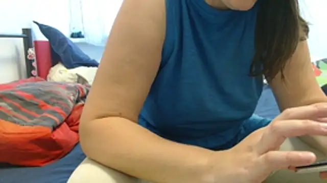 Snapshot of Lucinka1 chatting on October 17, 6:27 am Lucinka1 online show from October 17, 6:27 am