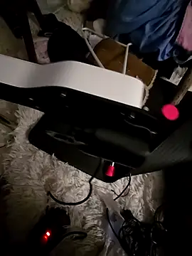 Snapshot of sweetkitty111 chatting on February 19, 12:17 am sweetkitty111 online show from February 19, 12:17 am