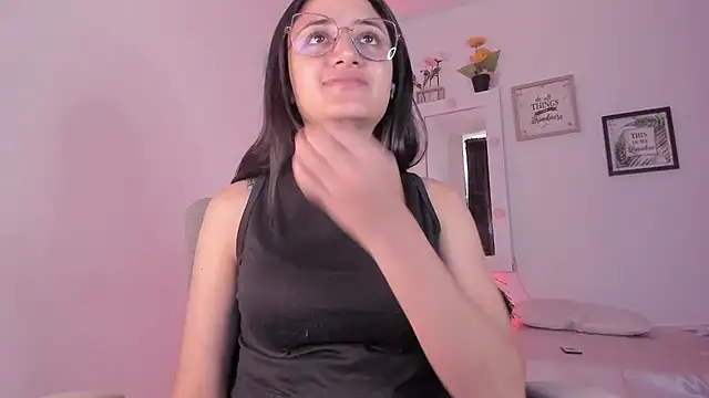 Snapshot of _Caroliinee_ chatting on September 9, 4:50 pm Caroliinee online show from September 9, 4:50 pm