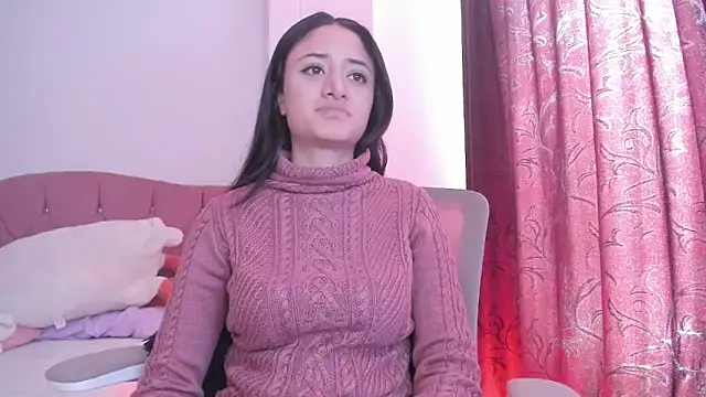 Snapshot of _Caroliinee_ chatting on November 23, 5:02 pm Caroliinee online show from November 23, 5:02 pm