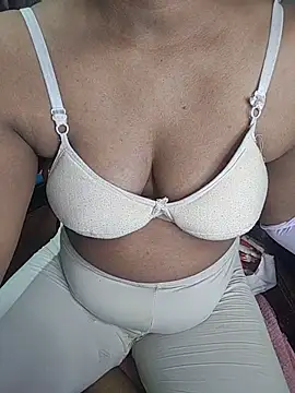 Snapshot of Telugu_ammayi_pooja chatting on May 14, 5:42 pm Telugu ammayi pooja online show from May 14, 5:42 pm