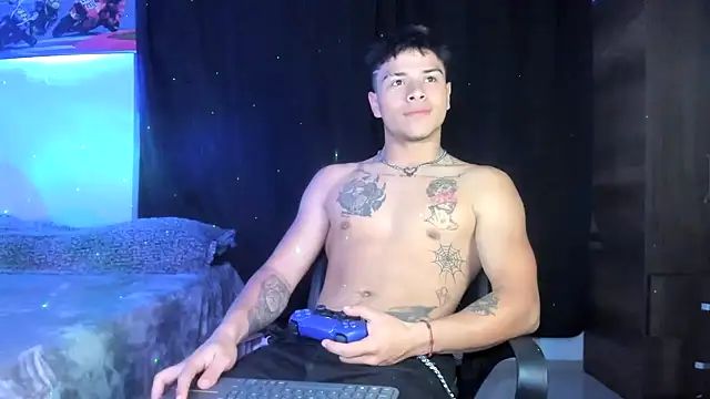 Snapshot of Dominic_Biker__ chatting on December 14, 1:17 am Dominic Biker online show from December 14, 1:17 am