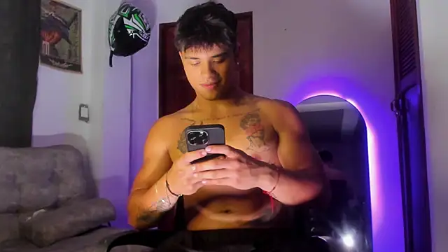 Snapshot of Dominic_Biker__ chatting on May 12, 3:14 am Dominic Biker online show from May 12, 3:14 am