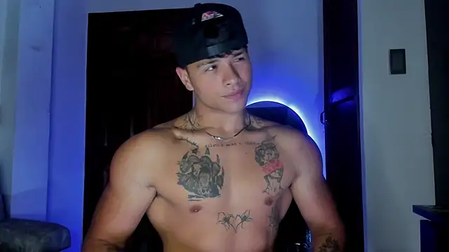Snapshot of Dominic_Biker__ chatting on May 31, 3:47 am Dominic Biker online show from May 31, 3:47 am