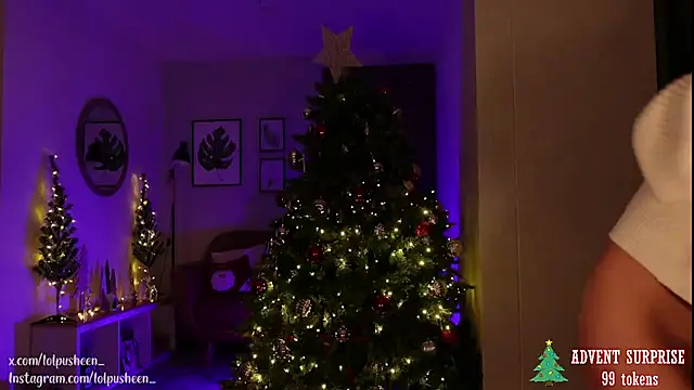 JulietteDee online show from December 21, 1:15 am