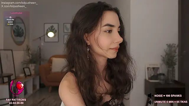 Snapshot of JulietteDee chatting on May 15, 9:11 pm JulietteDee online show from May 15, 9:11 pm