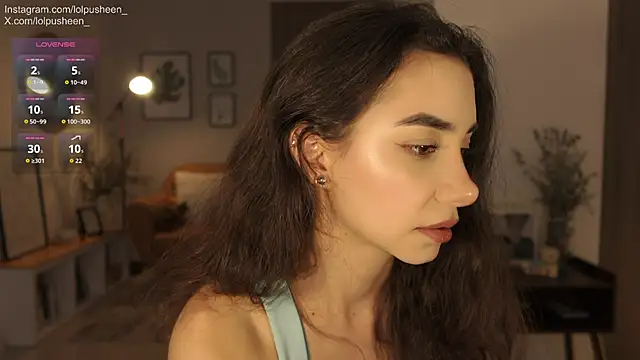 Snapshot of JulietteDee chatting on May 25, 9:21 pm JulietteDee online show from May 25, 9:21 pm