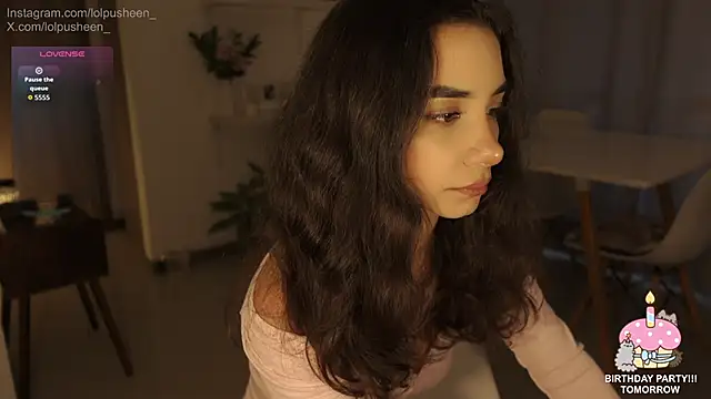 Snapshot of JulietteDee chatting on June 4, 10:49 pm JulietteDee online show from June 4, 10:49 pm