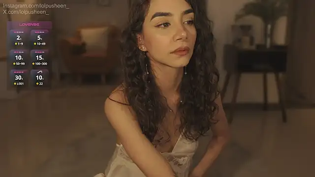Snapshot of JulietteDee chatting on July 1, 9:36 pm JulietteDee online show from July 1, 9:36 pm