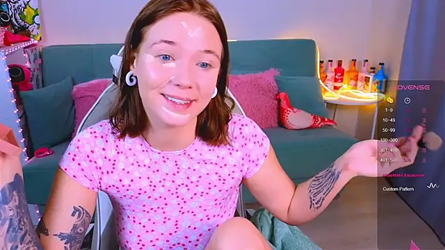 Snapshot of Karen_morris chatting on October 25, 1:40 pm Karen morris online show from October 25, 1:40 pm